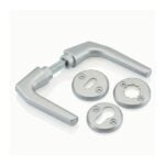 ידיות אלום נעות לדלתות עץ ומתכת